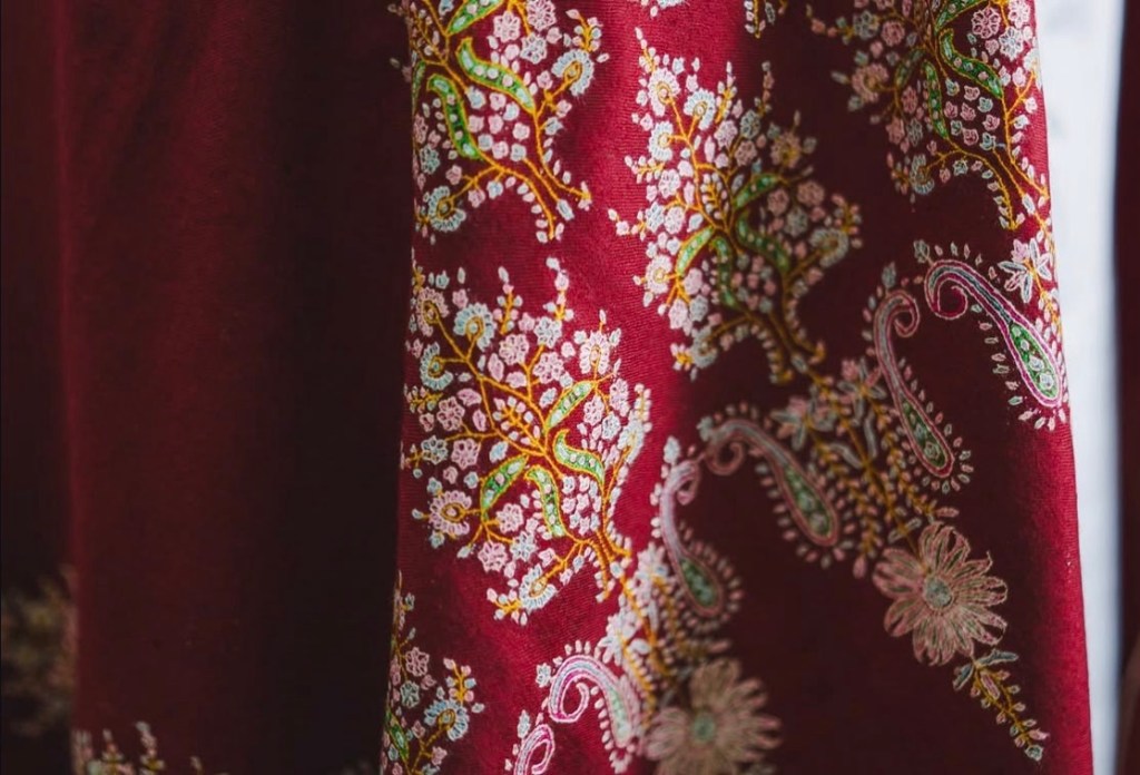 Needles & Nostalgia: A&nbsp;Sozni&nbsp;Love Story❤️